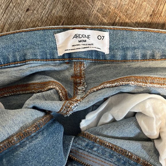 Ardene Mom Jeans - Picture 2 of 2